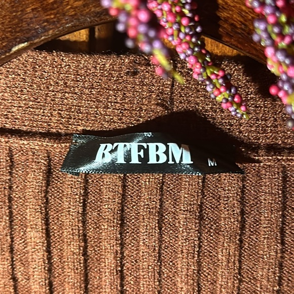 EUC BTFBM Women Wrap Deep V Neck Long Sleeve Cropped Pull Over Sweater - Picture 12 of 15